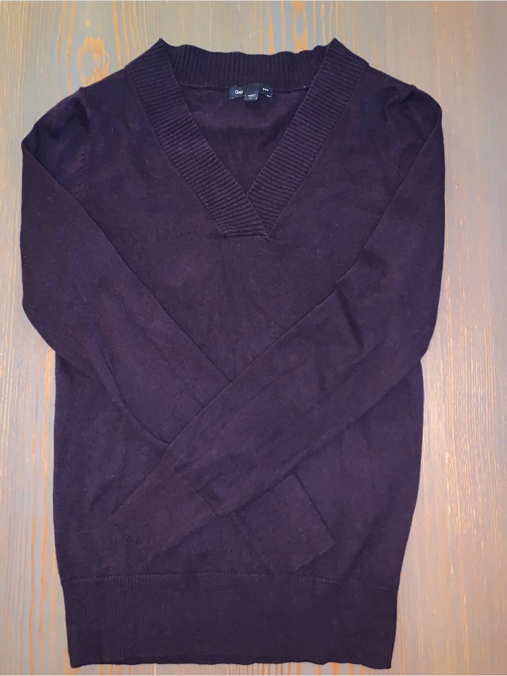 Women’s GAP V-Neck Purple Sweater